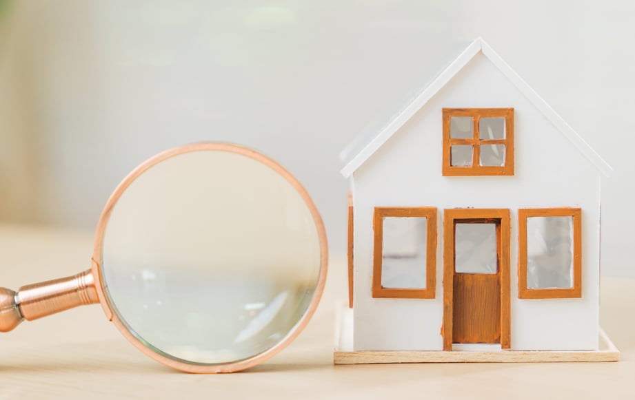 magnifying glass and house2